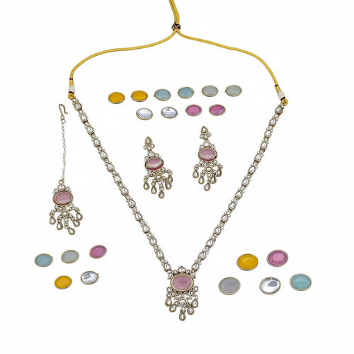Aaradhya Kundan Necklace Set with Earrings & Maang Tikka - Sweetheart Jewel