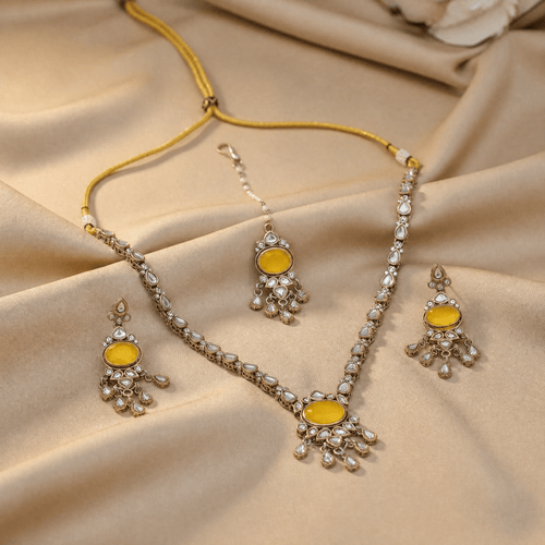 Aaradhya Kundan Necklace Set with Earrings & Maang Tikka - Sweetheart Jewel